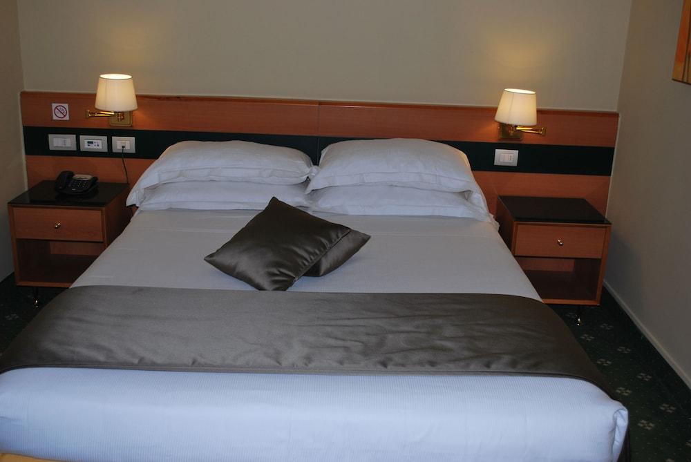 Bv Hotel Oly Rom Eksteriør billede